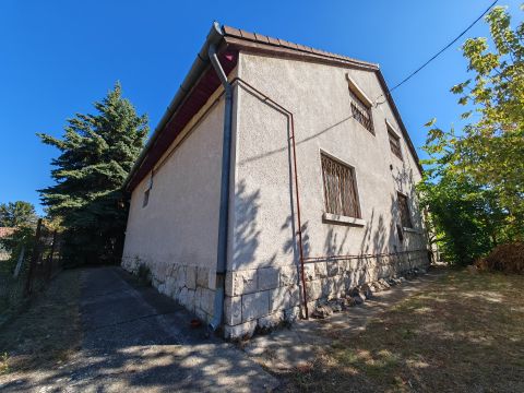 Eladó Ház 2120 Dunakeszi , Alag kiemelt részén
