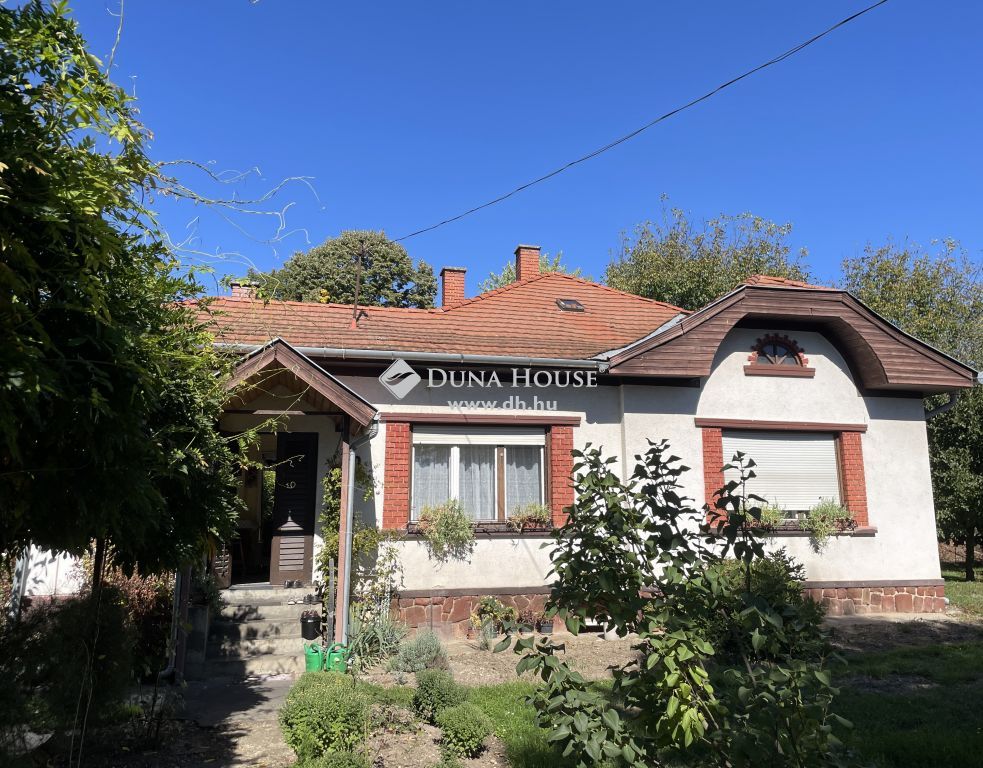 8999 Zalalövő , Központ közelében — 1/52