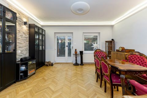 Eladó Ház 1149 Budapest 14. kerület , Zárt sorú beépítéses, 100 nm-es, ikerház fél