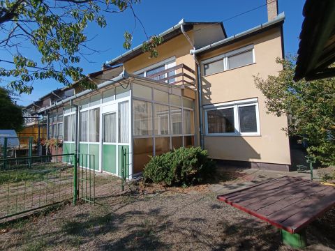 Eladó Ház 1173 Budapest 17. kerület , Mazsola Óvoda közelében 4 szoba+nappalis tégla építésű ház 