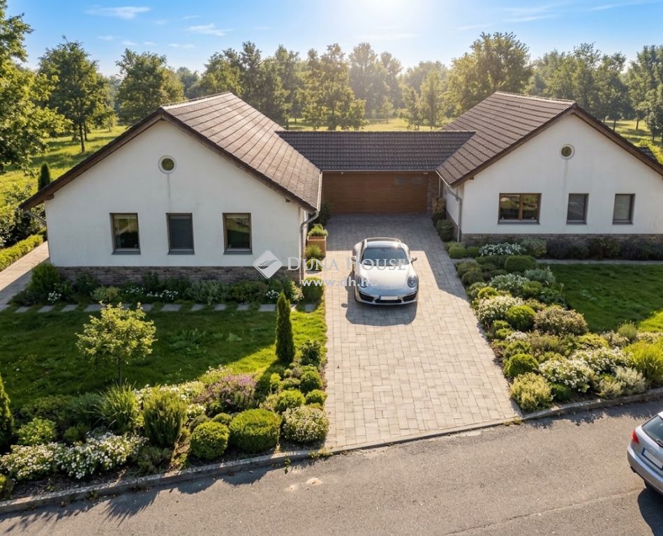 2463 Tordas , Lakópark — 1/7