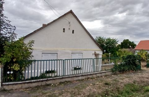 Eladó Ház 7465 Szentgáloskér , Szentgáloskéren parasztház eladó!