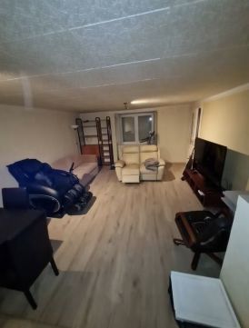 Kiadó Ház 2119 Pécel , Szent Imre körút