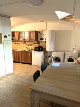 Eladó Üzlethelyiség 1071 Budapest 7. kerület 