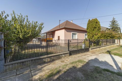 Eladó Ház 8151 Szabadbattyán 