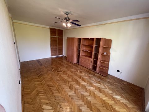 Eladó Lakás 1165 Budapest 16. kerület Mátyásföldi, másfél szobás tégla lakás, központi helyen
