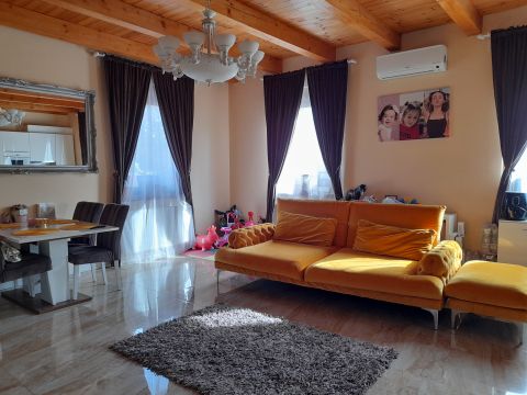 Eladó Ház 2146 Mogyoród , Mogyoród, Ring Fogadó közelében