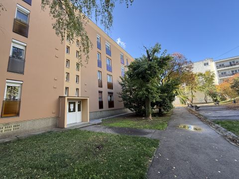 Eladó Lakás 7624 Pécs 