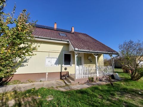 Eladó Ház 6080 Szabadszállás 